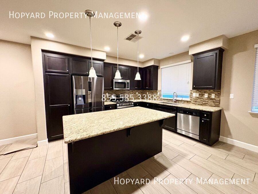 5663 Daylily St - Photo 3 of 16