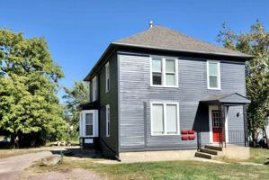 featured image of 410 E Cherry St #1