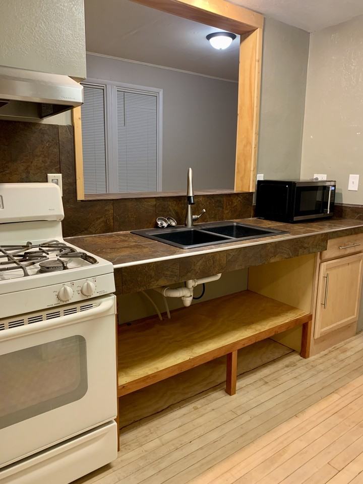 410 E Cherry St #1 - Photo 2 of 25