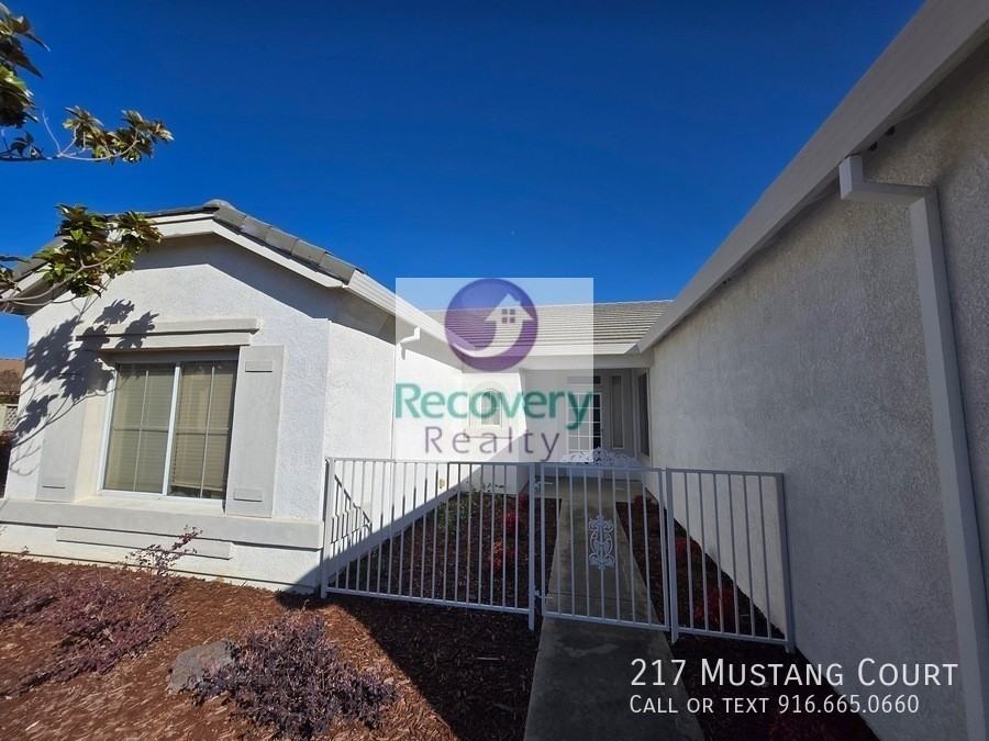 217 Mustang Ct - Photo 3 of 20