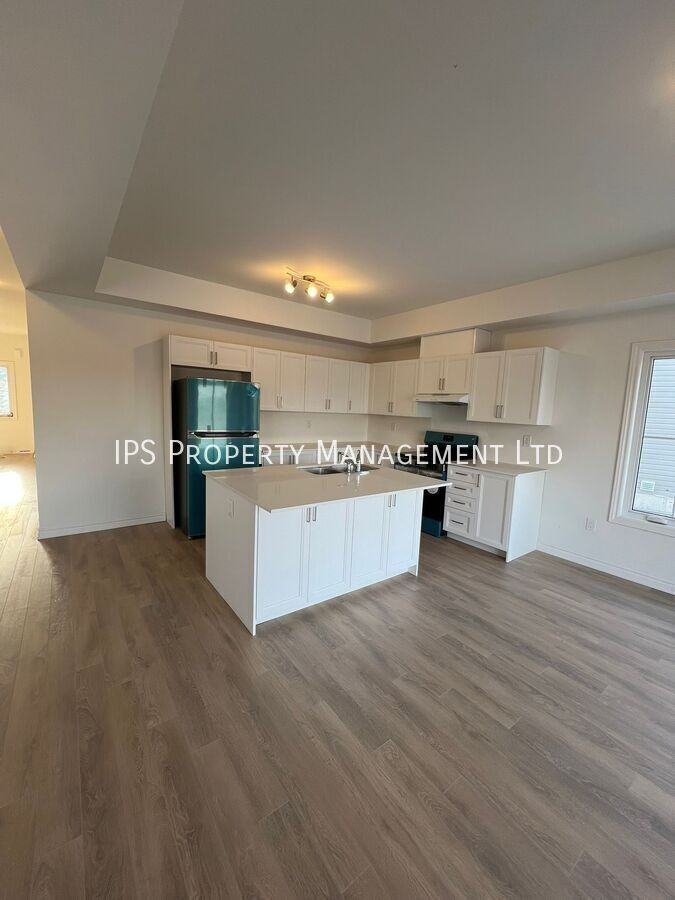 49 Bradden Cres - Photo 2 of 14