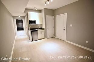 533 N Budd St #1D - Photo 1 of 1
