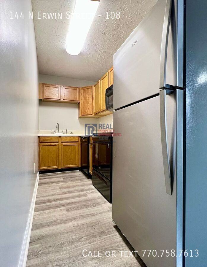 144 N Erwin St #108 - Photo 4 of 9