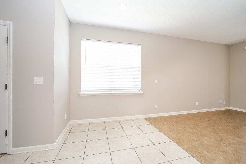 5860 Sandstone Way - Photo 6 of 17