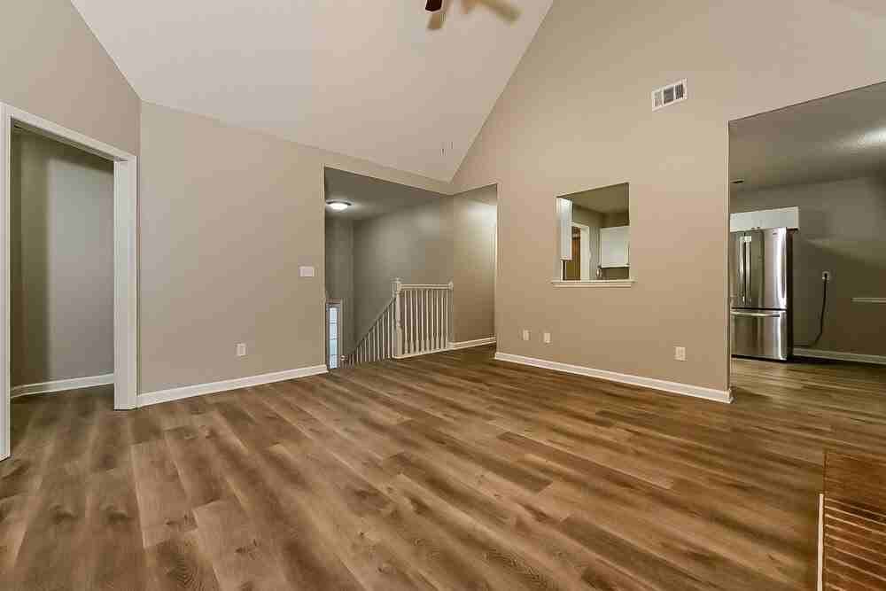 915 Castlerock Way - Photo 5 of 17