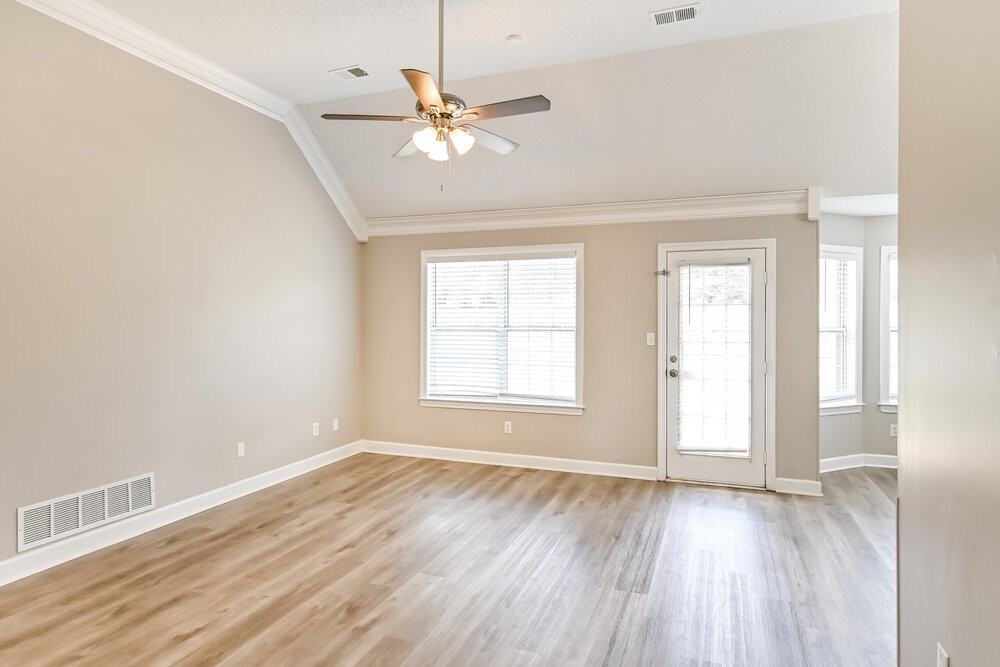 838 Clearview Cv - Photo 3 of 16