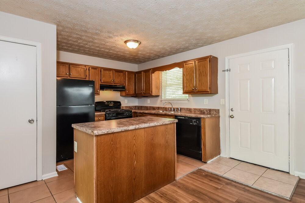 2676 Lantern Trl - Photo 7 of 17