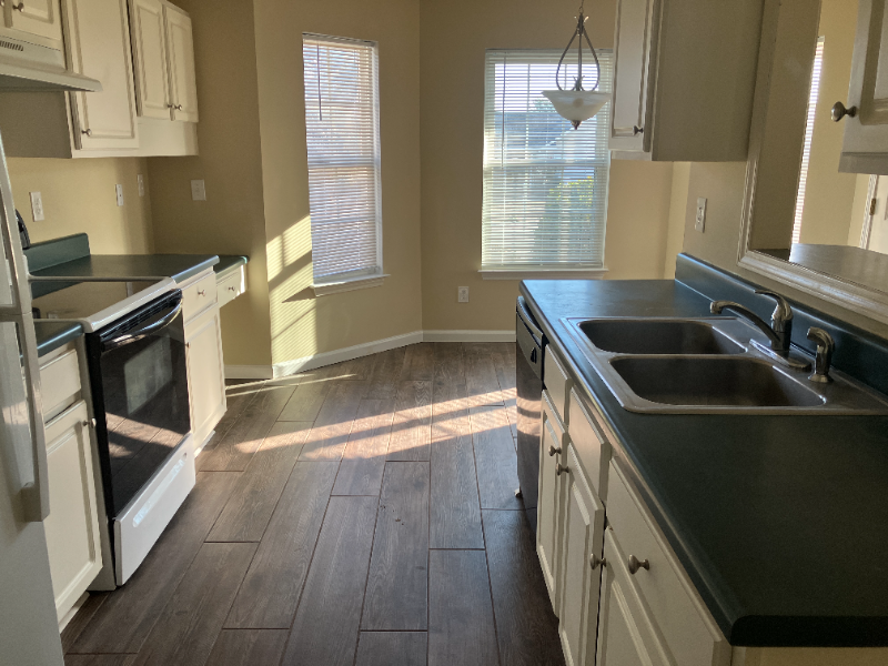 701 Glenarthur Dr - Photo 3 of 13