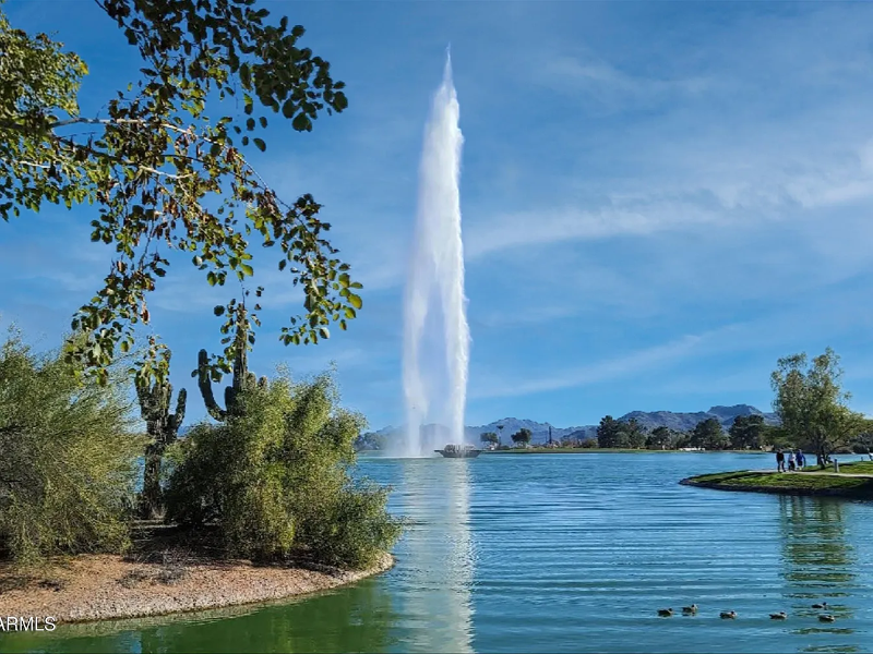 14252 N Boxwood Ln - Photo 2 of 22