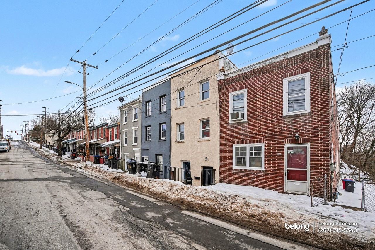 126 W Elm St - Photo 4 of 23