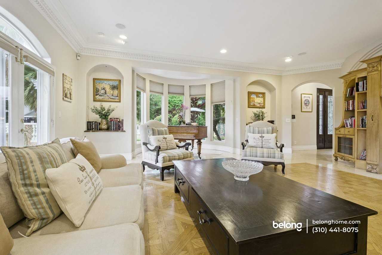 5344 Leghorn Ave - Photo 4 of 16