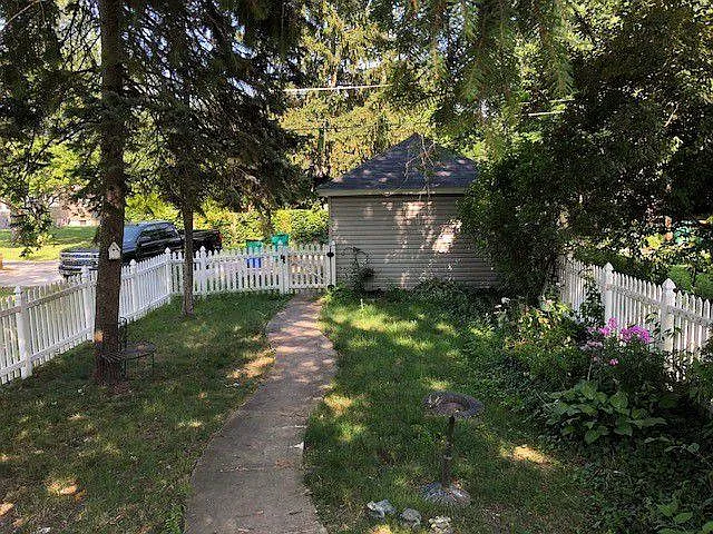 725 Warner Ave - Photo 2 of 12