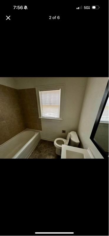 1007 N Broadway Ave - Photo 2 of 6