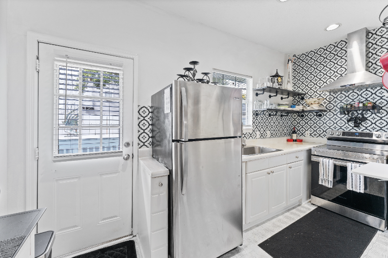 914 8th St N - Photo 7 of 12