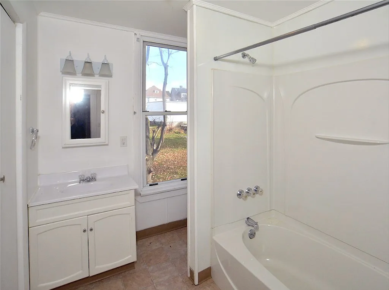 203 S Spring Ave #205 - Photo 7 of 8