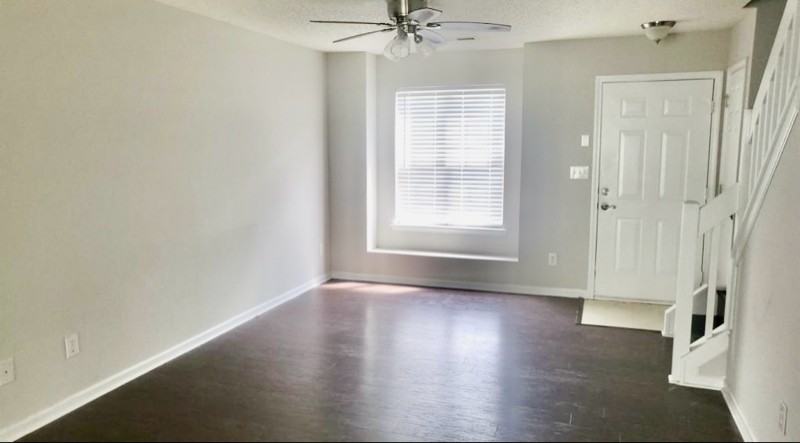 12818 Sickles Dr - Photo 2 of 14