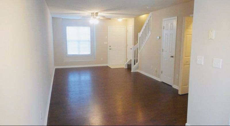 12818 Sickles Dr - Photo 3 of 14