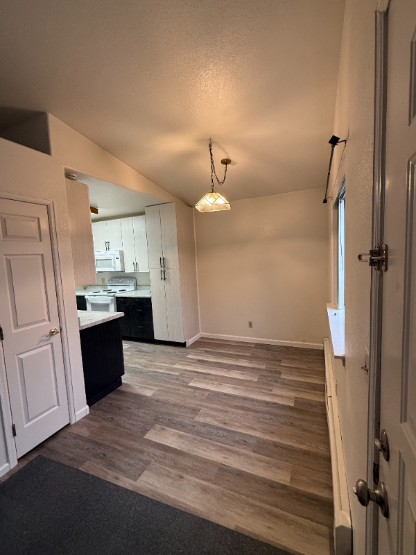 572 1/2 Cindy Ann Rd - Photo 4 of 12