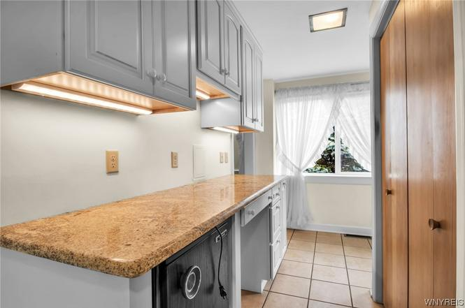 280 Getzville Rd - Photo 2 of 18