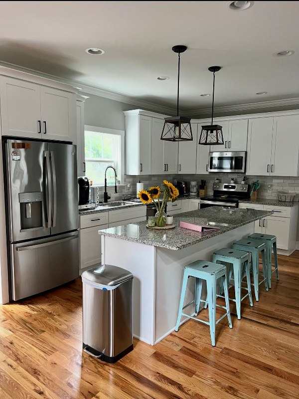 1003 Fairground St - Photo 2 of 14