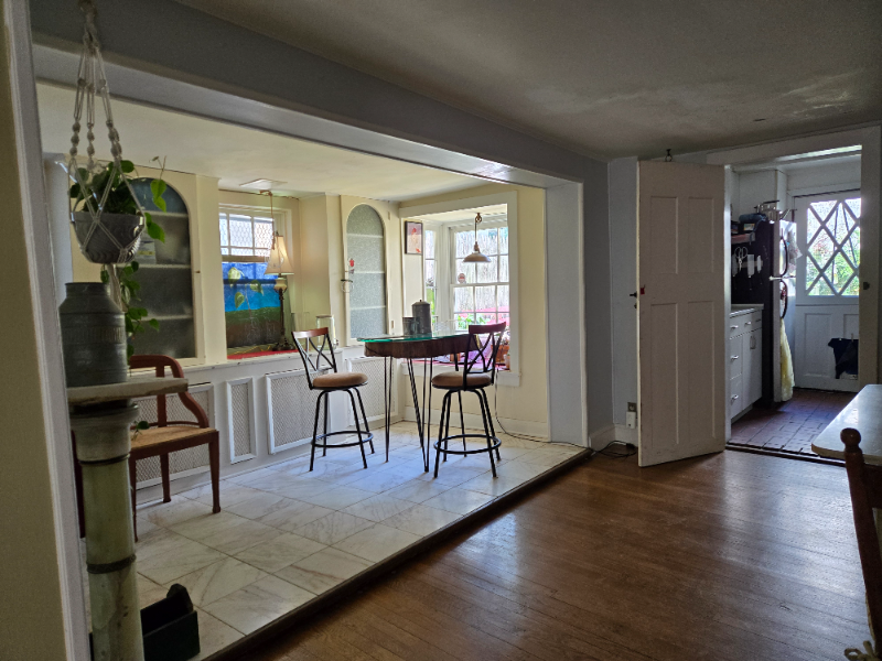 906 Tyson St - Photo 4 of 18