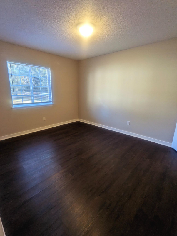 118 Garr Ln #E104 - Photo 2 of 10