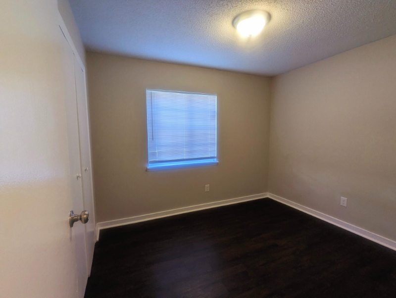 118 Garr Ln #E104 - Photo 3 of 10