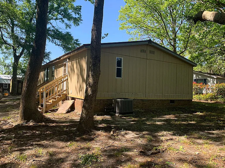 232 Suburban St Sw - Photo 3 of 17