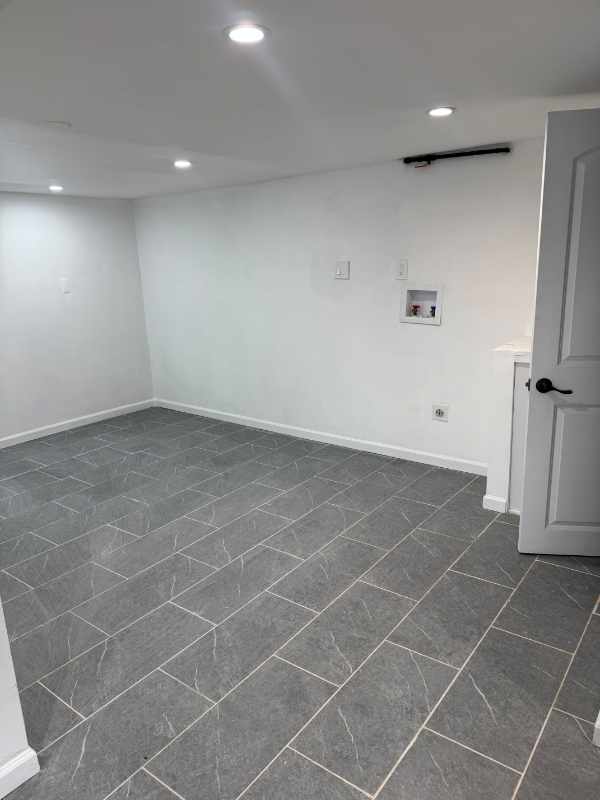 9 Lawrence Ave - Photo 7 of 20