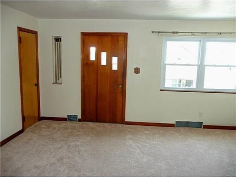 310 Onyx St - Photo 3 of 7