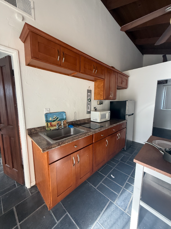 12011 Browning Ave - Photo 4 of 11