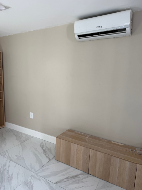 2425 Stuart St - Photo 4 of 10