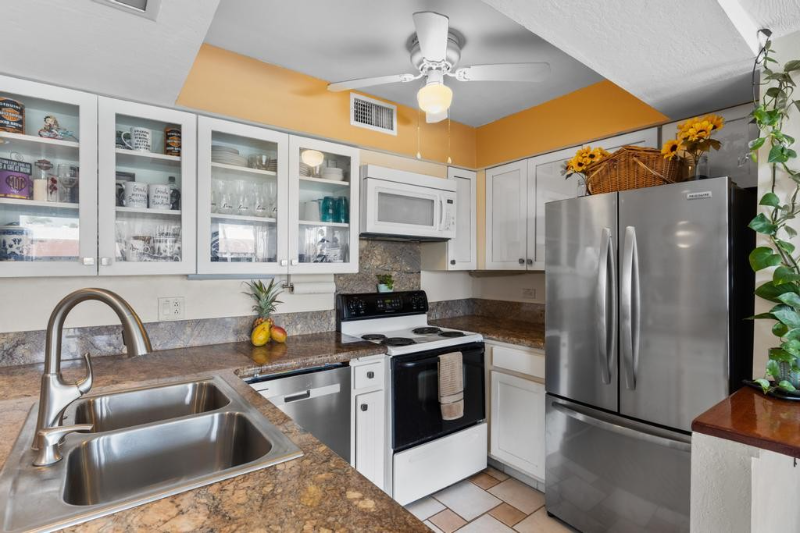 75-6082 Alii Dr #333 - Photo 6 of 18