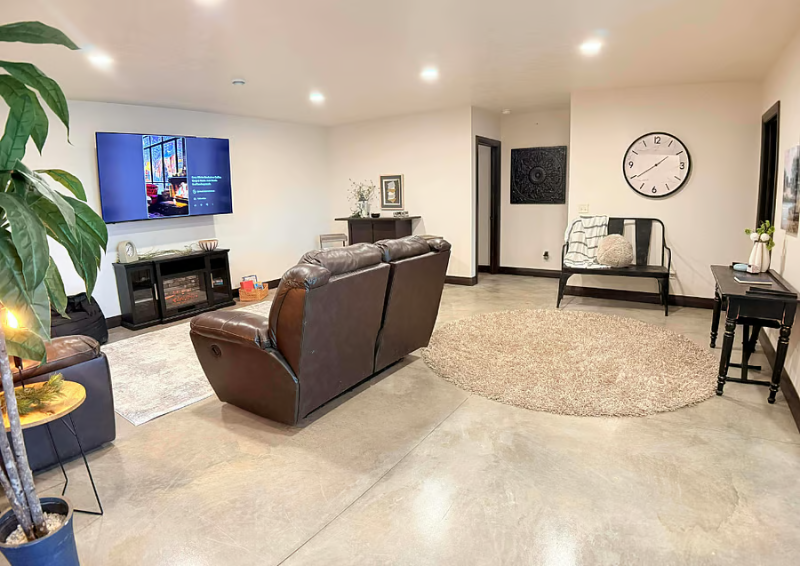 921 S Haley Ave - Photo 6 of 18