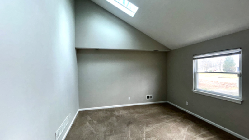 7103 Lydgate Dr - Photo 3 of 12