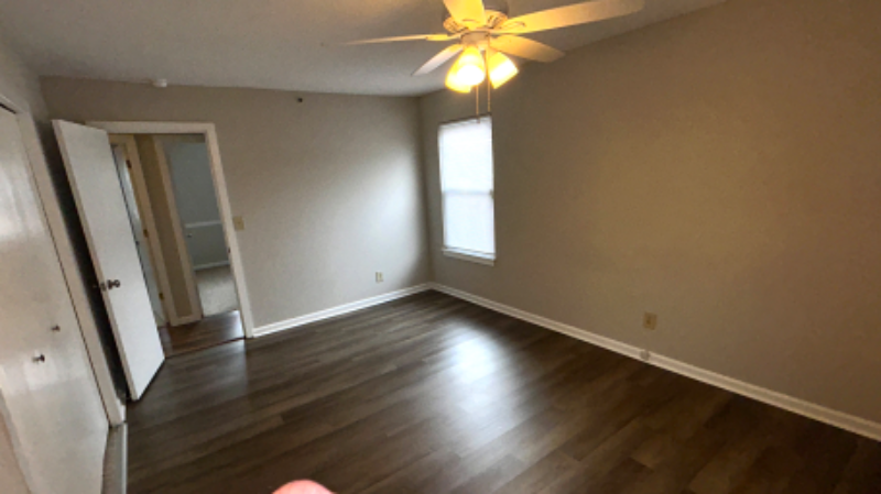 7103 Lydgate Dr - Photo 4 of 12