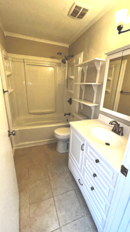 7103 Lydgate Dr - Photo 5 of 12