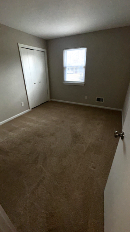 7103 Lydgate Dr - Photo 6 of 12