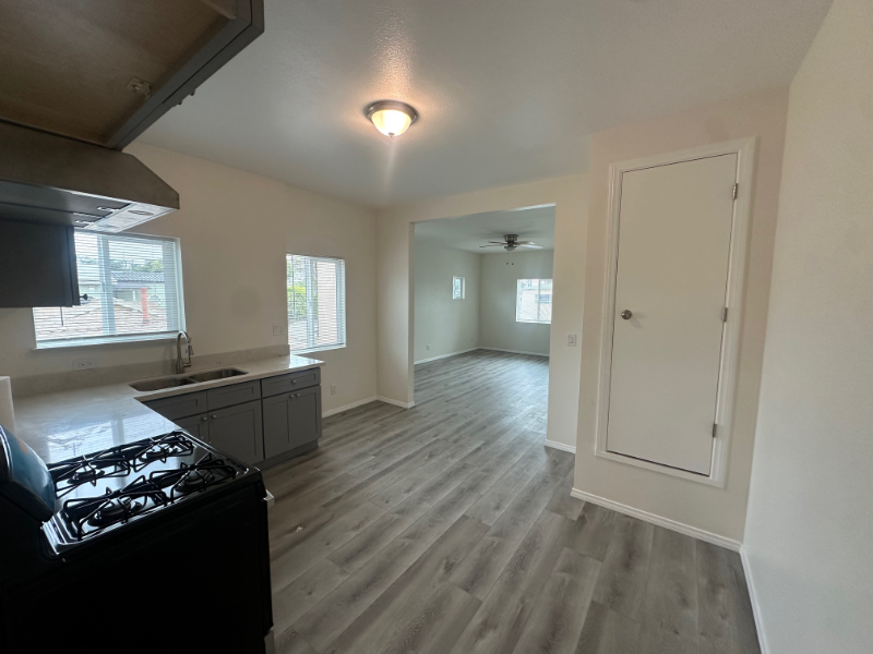 2715 1/2 Alsace Ave #2715-1HALF - Photo 5 of 17