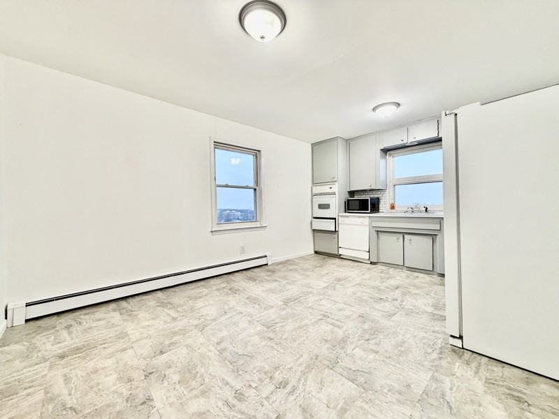 55 Gunther Ave - Photo 5 of 12