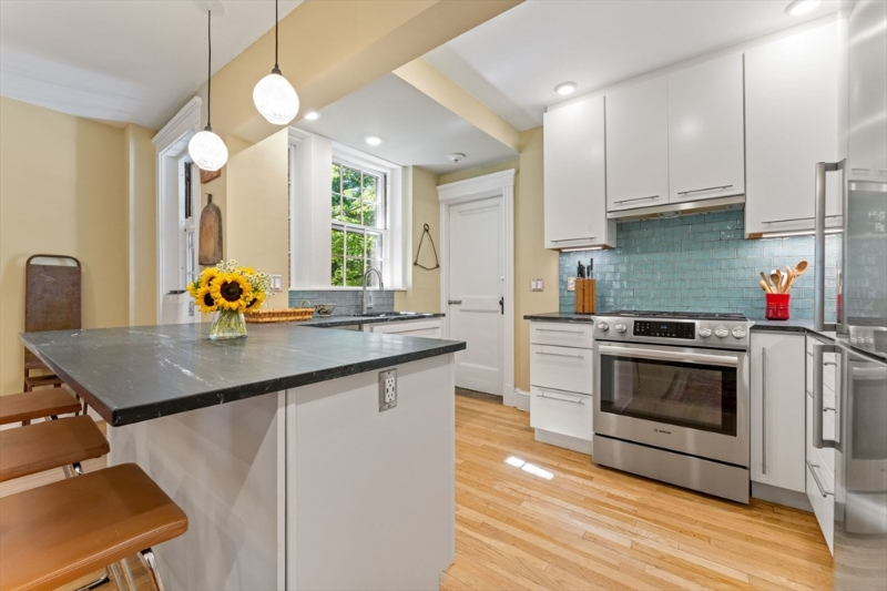 43 Linnaean St #25A - Photo 3 of 20