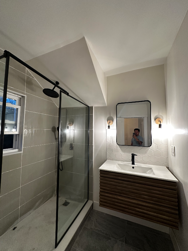 2256 Tuxedo St - Photo 3 of 8