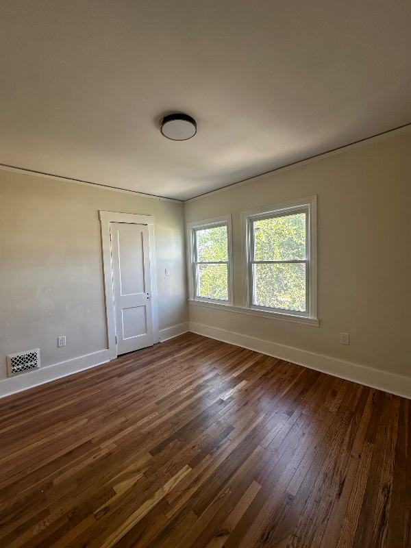 2256 Tuxedo St - Photo 5 of 8