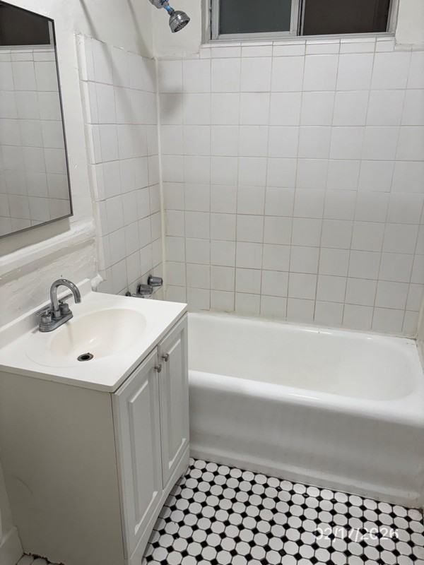 1523 N Mccadden Pl #206 - Photo 6 of 10