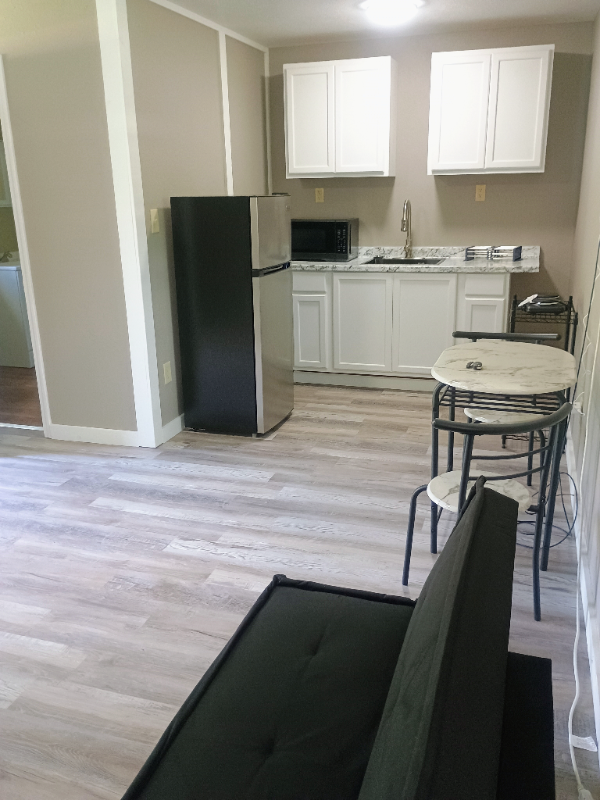 700 Hempsteadw - Photo 5 of 8