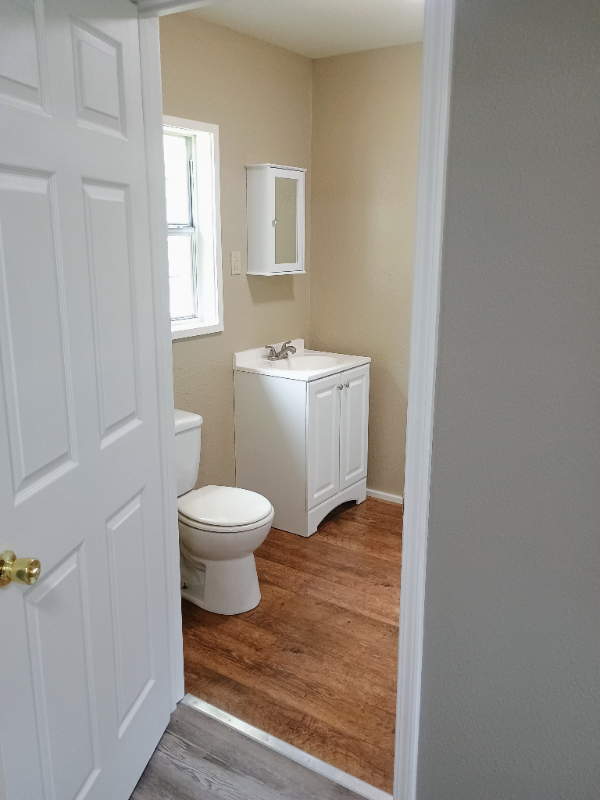 700 Hempsteadw - Photo 7 of 8