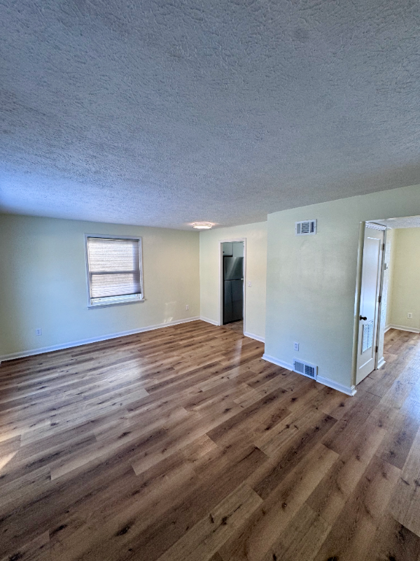 196 S Point Dr - Photo 7 of 20