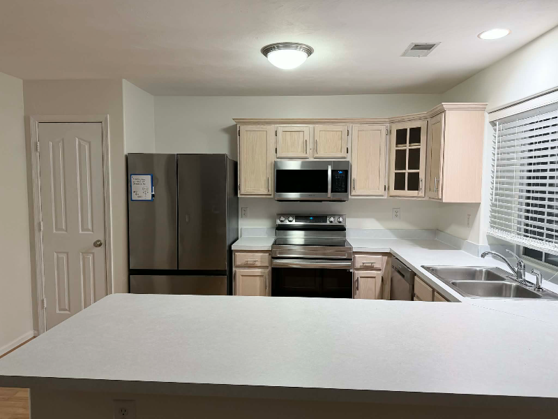 5425 Port Royal Dr - Photo 5 of 18