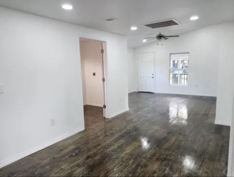 213 Wilson Ave - Photo 6 of 34