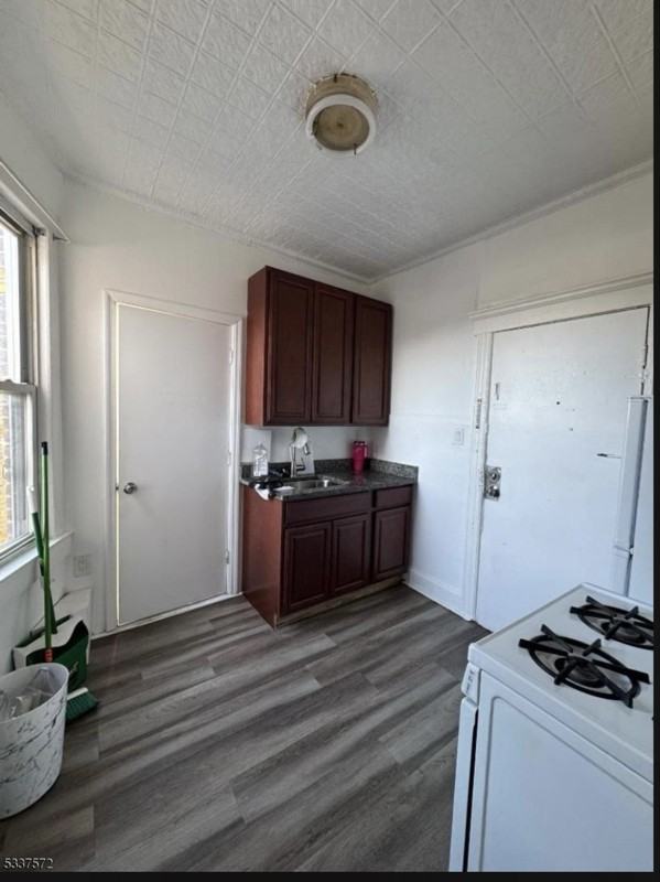 97 Market St #10 - Photo 2 of 6